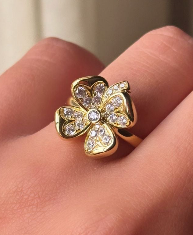 M.M.M gold ring