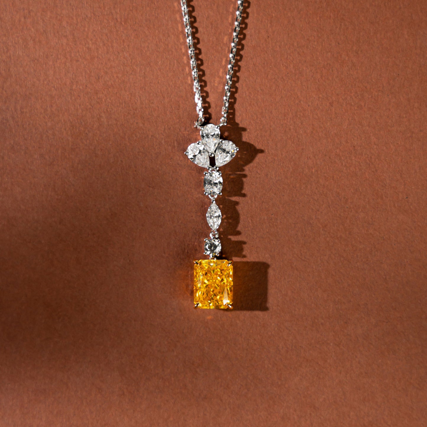 Yellow radiant necklace