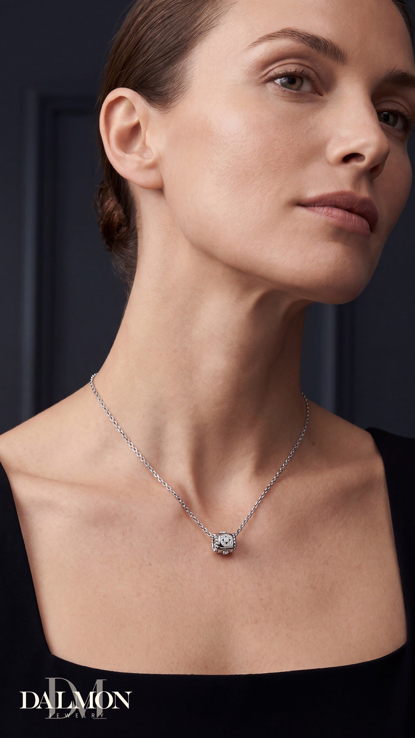 ROSA SILVER NECKLACE