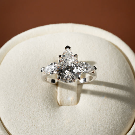 Pear diamond ring